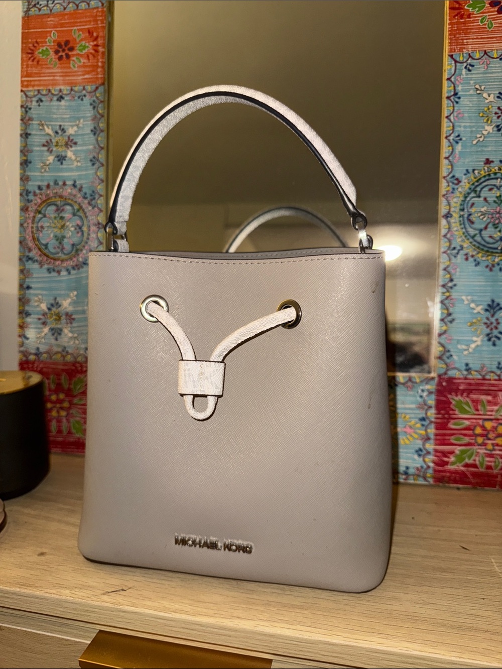 Michael Kors Suri Small Bucket Bag
